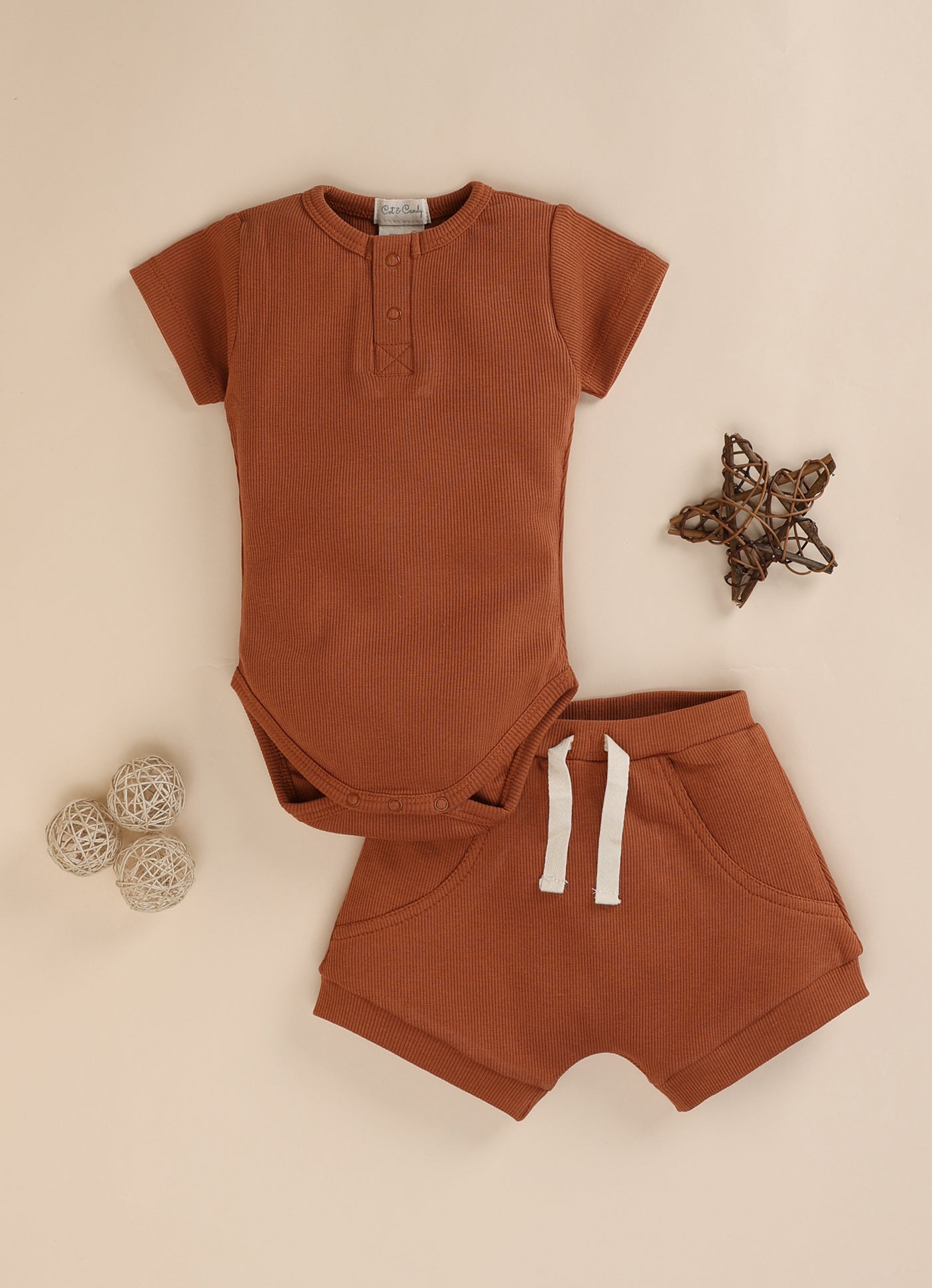 CORD SET SHORT SLEEVE BODYSUIT AND SHORTS - Pack of 2